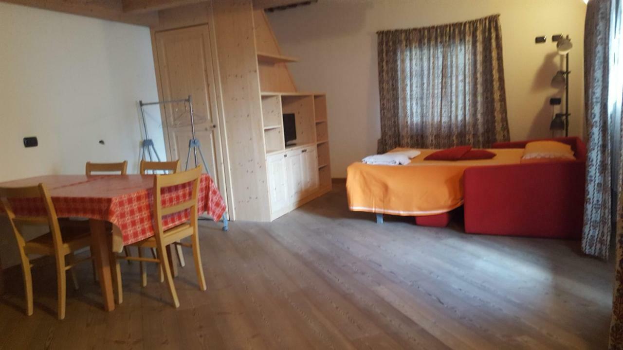 Capole -Ghiri Apartman Isolaccia Kültér fotó
